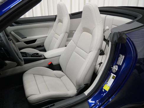 Used 2023 Porsche 911 Carrera image 20