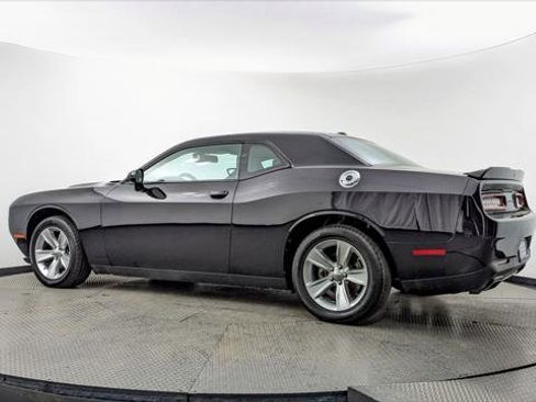 Used 2023 Dodge Challenger SXT image 6