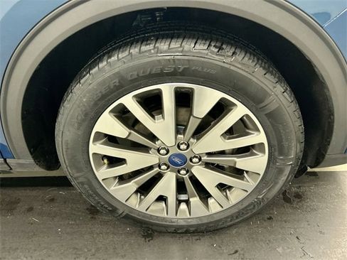 Used 2020 Ford Escape Titanium image 8