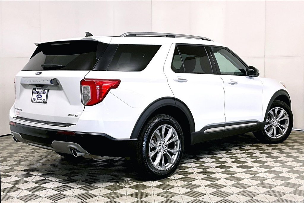 Used 2023 Ford Explorer Limited AWD/4WD image 12