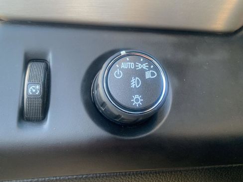 Used 2016 GMC Yukon Denali w/ Open Road Package image 12