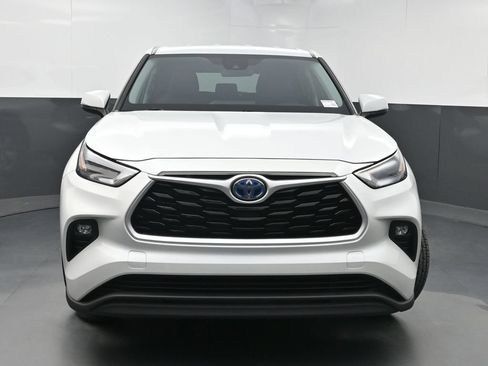Used 2023 Toyota Highlander LE FWD image 40
