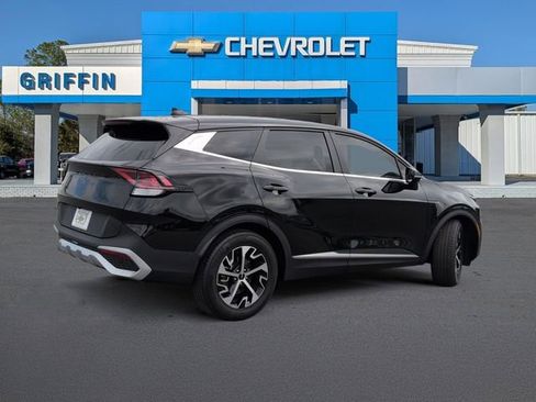 Used 2025 Kia Sportage EX FWD image 4