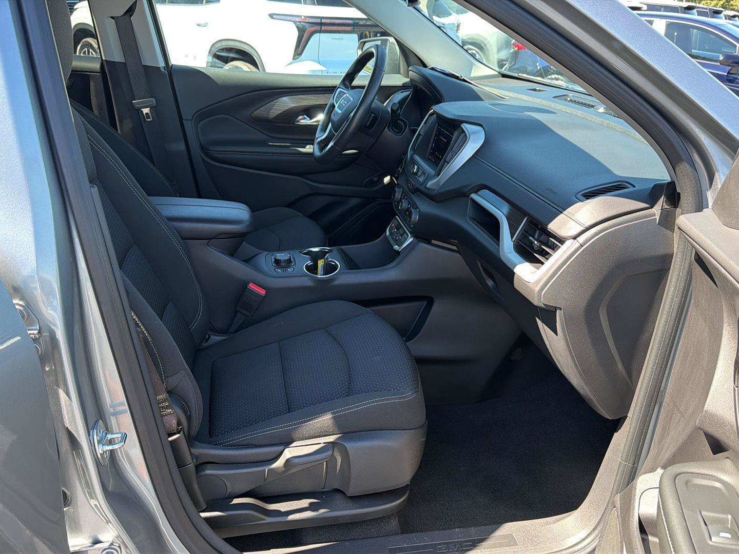 Used 2024 GMC Terrain SLE w/ Driver Convenience Package AWD/4WD image 13