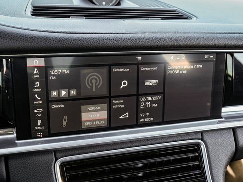 Used 2018 Porsche Panamera 4 image 26