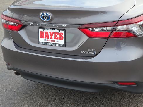 Used 2022 Toyota Camry LE image 8