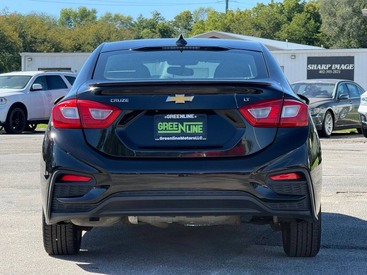Used 2017 Chevrolet Cruze LT w/ Convenience Package FWD image 4