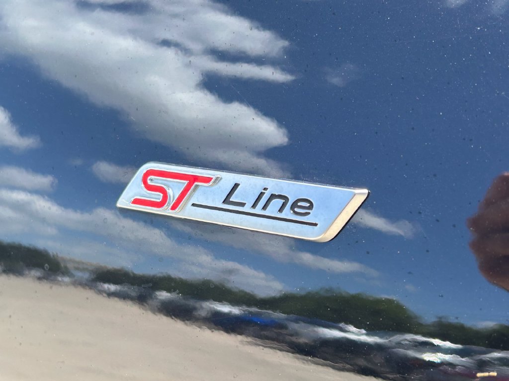 Used 2025 Ford Escape ST-Line FWD image 13