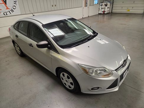 Used 2014 Ford Focus S FWD image 11
