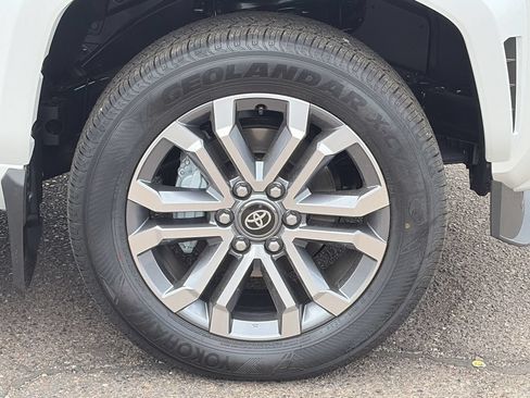 New 2026 Toyota 4Runner Limited AWD/4WD image 9