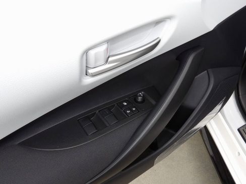 New 2026 Toyota Corolla SE image 12