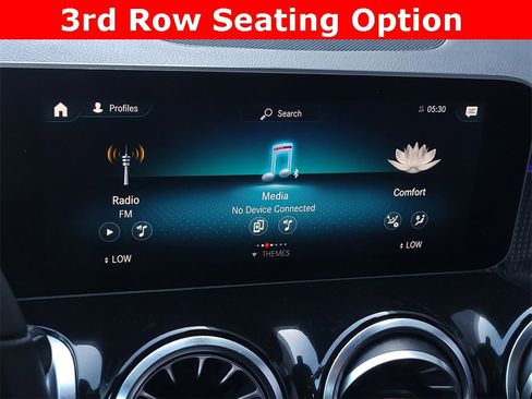 Used 2021 Mercedes-Benz GLB 250 4MATIC w/ Premium Package image 16