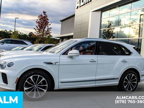 Used 2023 Bentley Bentayga image 7
