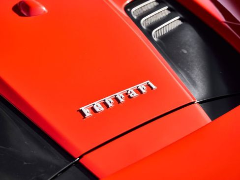 Used 2023 Ferrari F8 Tributo RWD image 12