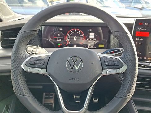 New 2026 Volkswagen Tiguan SE R-Line image 10