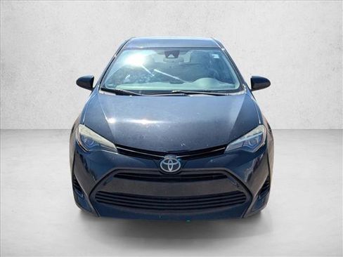 Used 2018 Toyota Corolla LE image 2