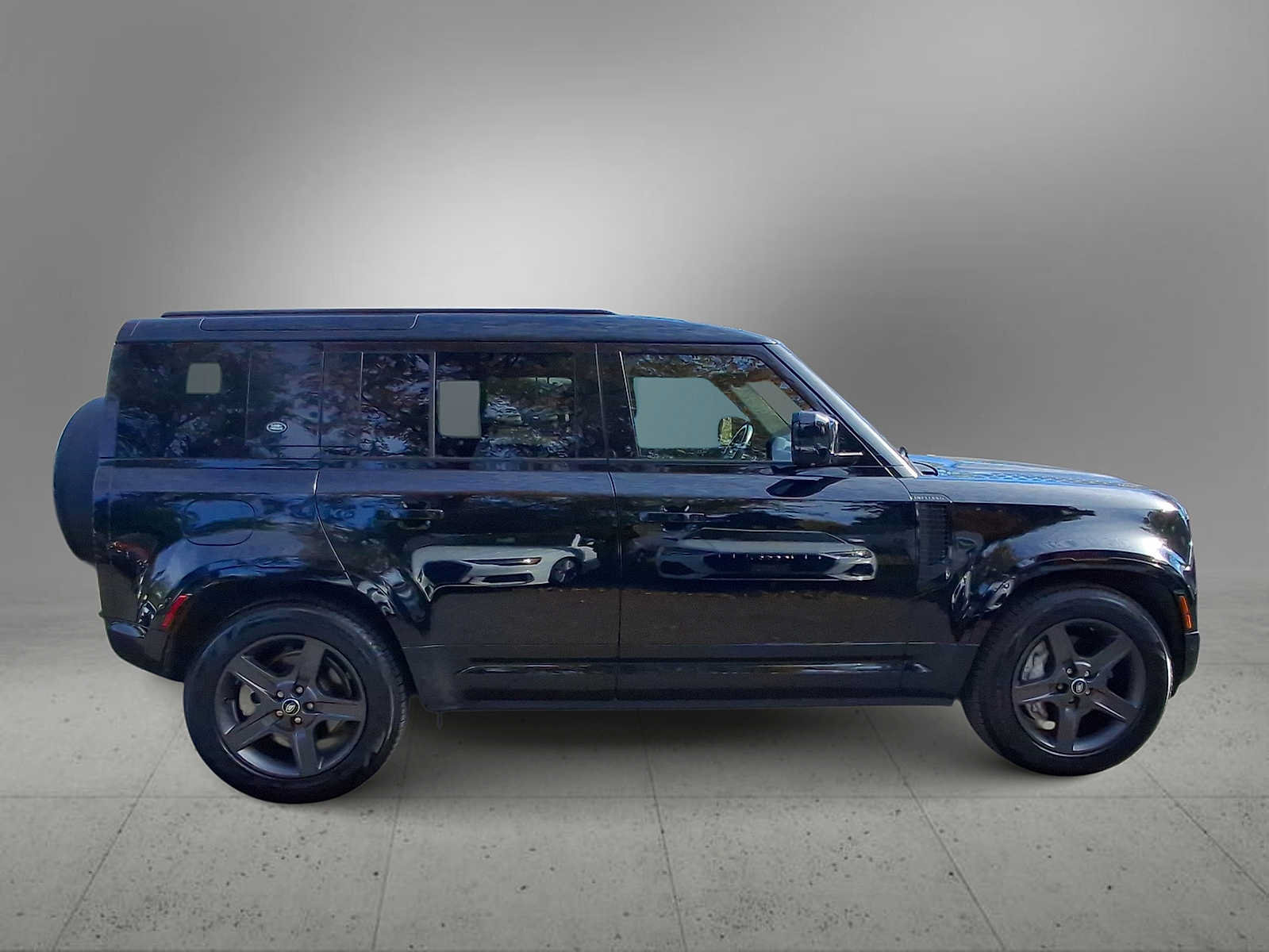 Used 2023 Land Rover Defender 110 X-Dynamic SE AWD/4WD image 9