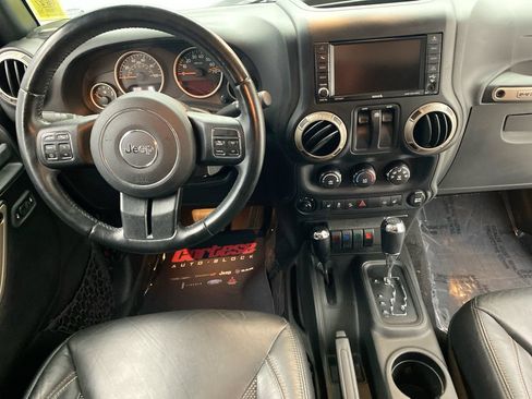 Used 2016 Jeep Wrangler Sahara AWD/4WD image 15