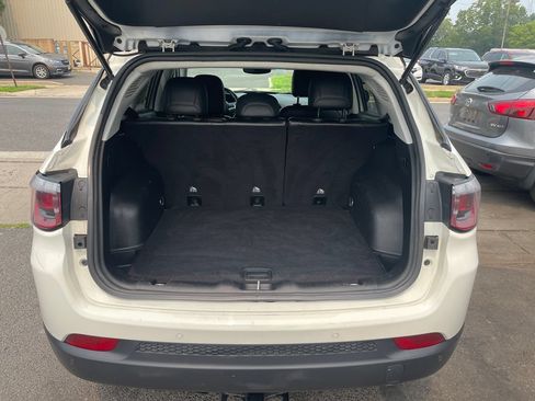 Used 2018 Jeep Compass Latitude w/ Popular Equipment Group AWD/4WD image 17