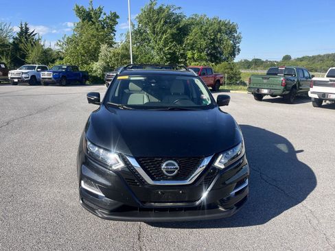 Used 2021 Nissan Rogue Sport SL AWD/4WD image 2