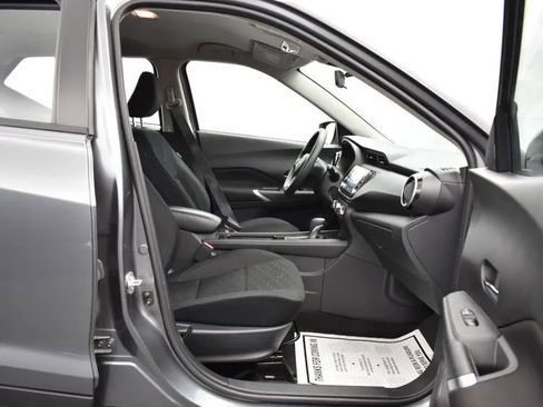 Used 2023 Nissan Kicks SV image 17