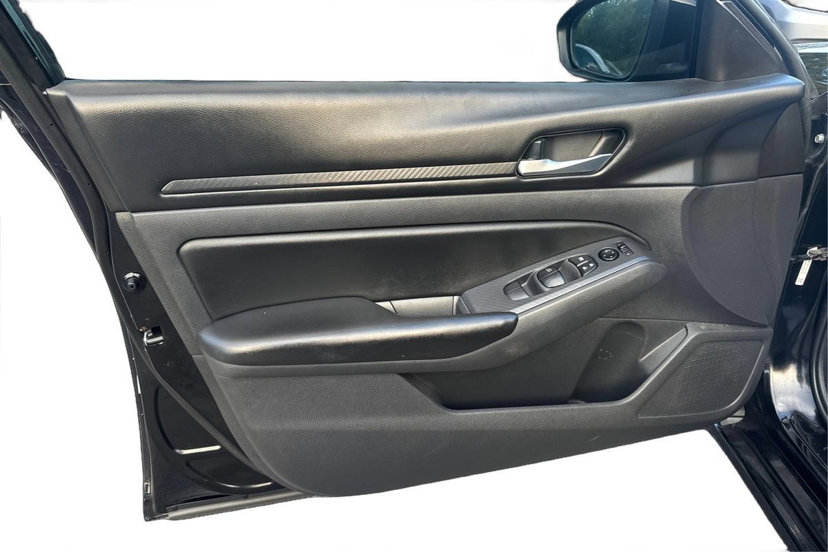 Used 2021 Nissan Altima 2.5 S FWD image 18