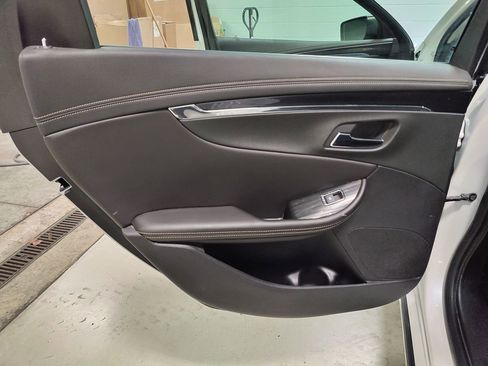 Used 2018 Chevrolet Impala Premier FWD image 39