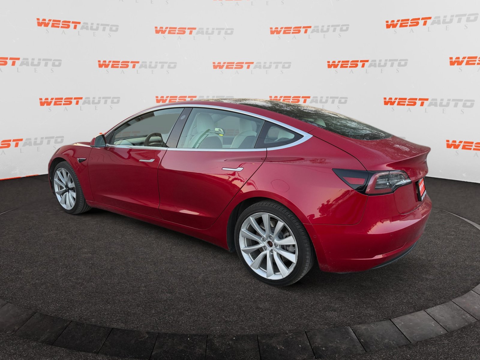 Used 2020 Tesla Model 3 Standard Range RWD image 3