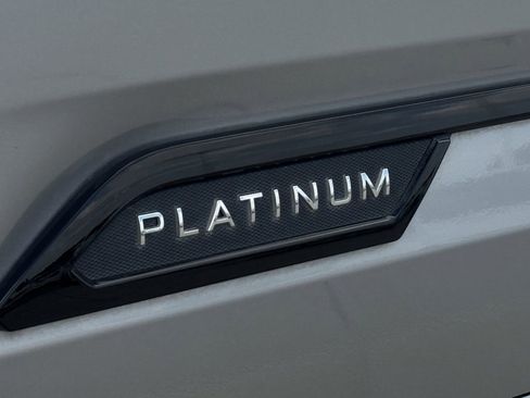Used 2024 Toyota Tundra Platinum AWD/4WD image 10