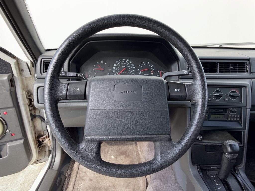 Used 1994 Volvo 940 Sedan RWD image 10