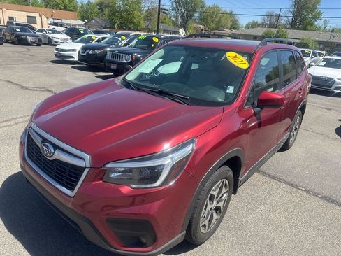Used 2021 Subaru Forester Premium w/ Popular Package #1 AWD/4WD image 3