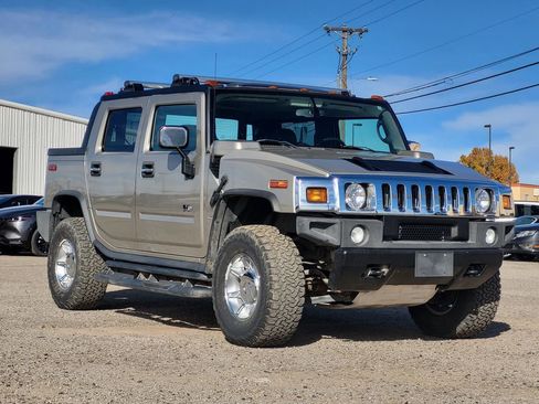 Used 2005 HUMMER H2 SUT w/ Preferred Equipment Group image 3