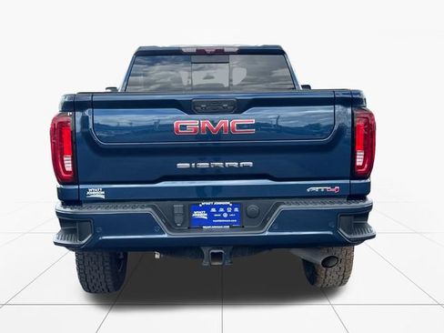 Used 2023 GMC Sierra 2500 AT4 w/ AT4 Premium Plus Package AWD/4WD image 4