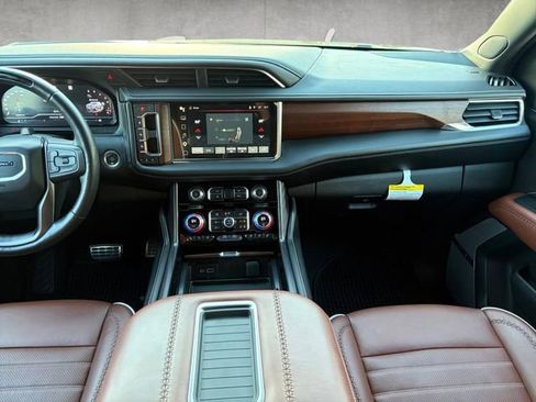 Certified 2023 GMC Yukon Denali Ultimate image 3