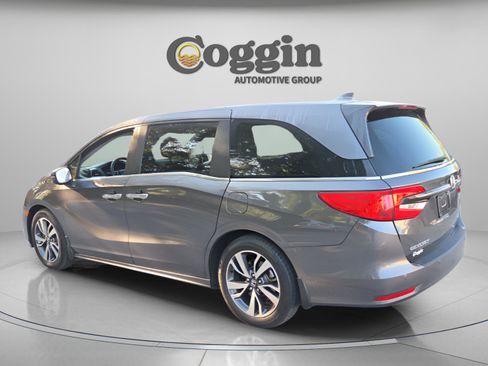 Used 2023 Honda Odyssey Touring image 3