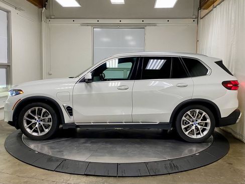 Used 2025 BMW X5 xDrive50e AWD/4WD image 6