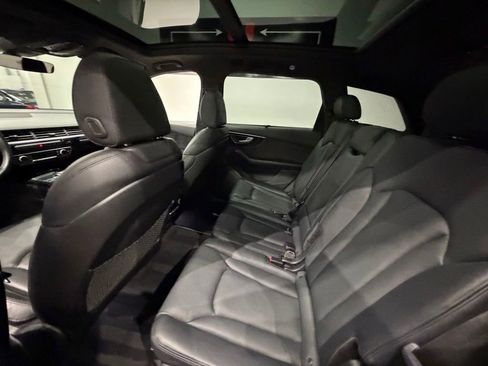 Used 2019 Audi Q7 3.0T Prestige w/ Prestige Package AWD/4WD image 32
