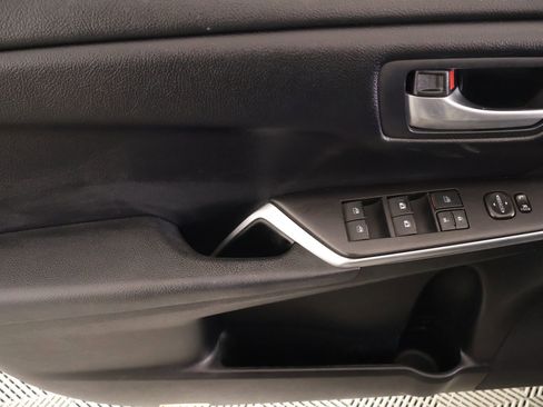 Used 2017 Toyota Camry SE FWD image 14