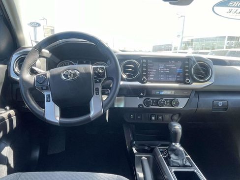Used 2022 Toyota Tacoma SR5 w/ Technology Package RWD image 11