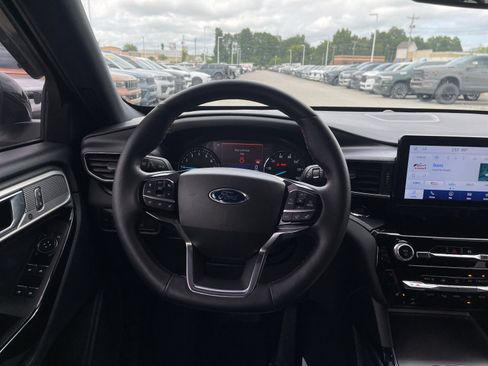 Used 2022 Ford Explorer ST-Line RWD image 16