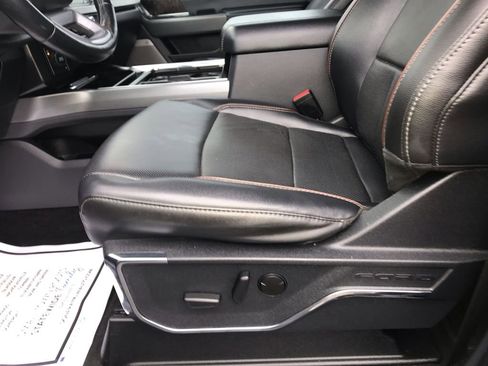 Used 2023 Ford F450 Lariat w/ FX4 Off-Road Package image 12