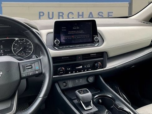 Used 2025 Nissan Rogue SV AWD/4WD image 11