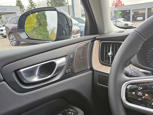 New 2026 Volvo XC60 B5 Ultra w/ Protection Package Premier image 26