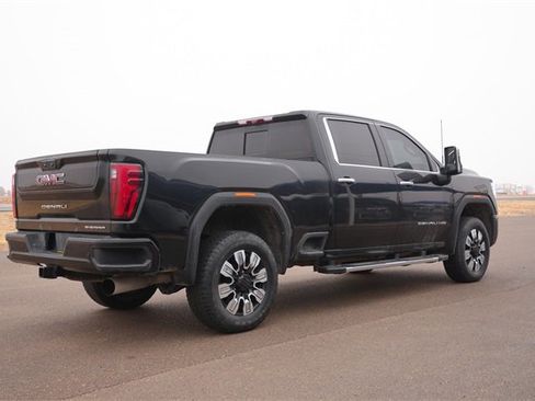 Used 2024 GMC Sierra 2500 Denali w/ Technology Package image 2