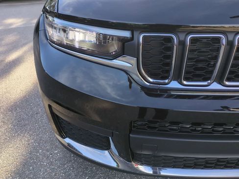 New 2025 Jeep Grand Cherokee L Laredo w/ Luxury Tech Group I RWD image 11