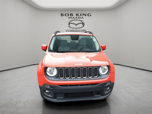 Used 2016 Jeep Renegade Latitude w/ Cold Weather Group image 8