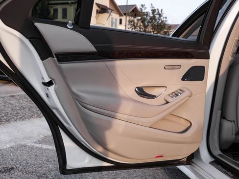 Used 2019 Mercedes-Benz S 560 4MATIC Sedan image 55