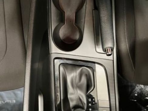 Used 2025 Hyundai Elantra Sport image 9