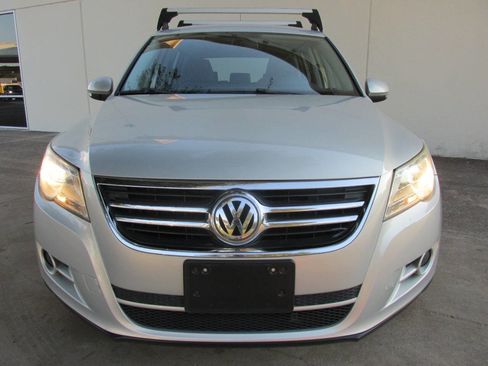 Used 2009 Volkswagen Tiguan SE image 3