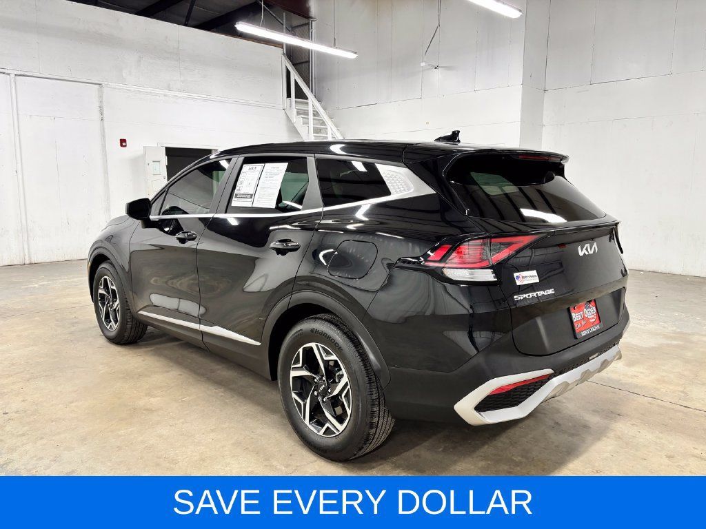 Used 2024 Kia Sportage LX FWD image 5